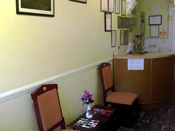 The Pines Guest Accommodation 치펜햄 외부 사진